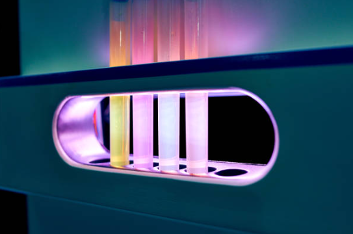 Illuminated photochemical test tubes in a Kemvera system